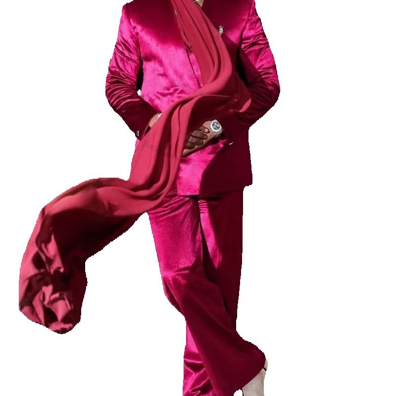 Men Formal Wear With Scarf - Abito da uomo in raso rosa