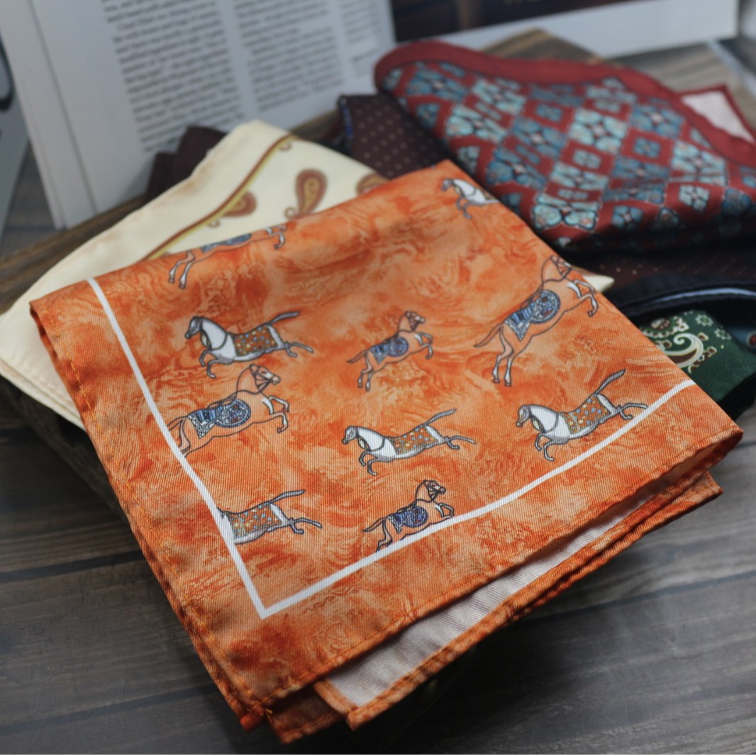 Men Formal Wear With Scarf - Fazzoletto da taschino vintage stampato da